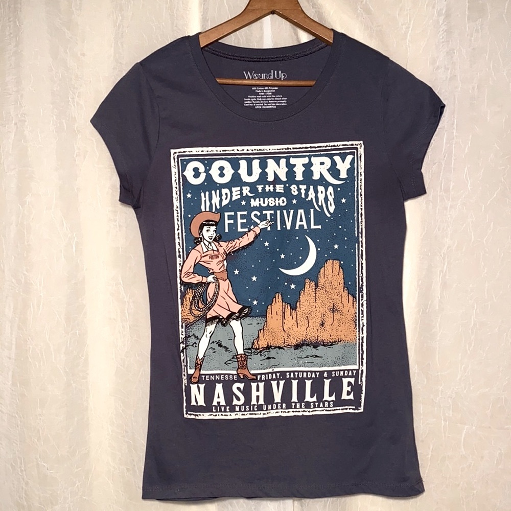 Wound up woman’s country under the stars tee size L